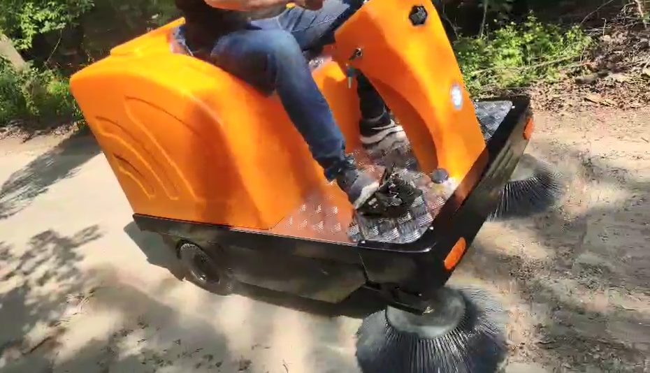 掃地機在小區(qū)的應用優(yōu)勢 掃地機在小區(qū)的應用優(yōu)勢