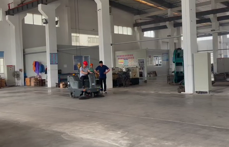 物業(yè)小區(qū)掃地車的優(yōu)勢有哪些? 物業(yè)小區(qū)掃地車的優(yōu)勢有哪些?